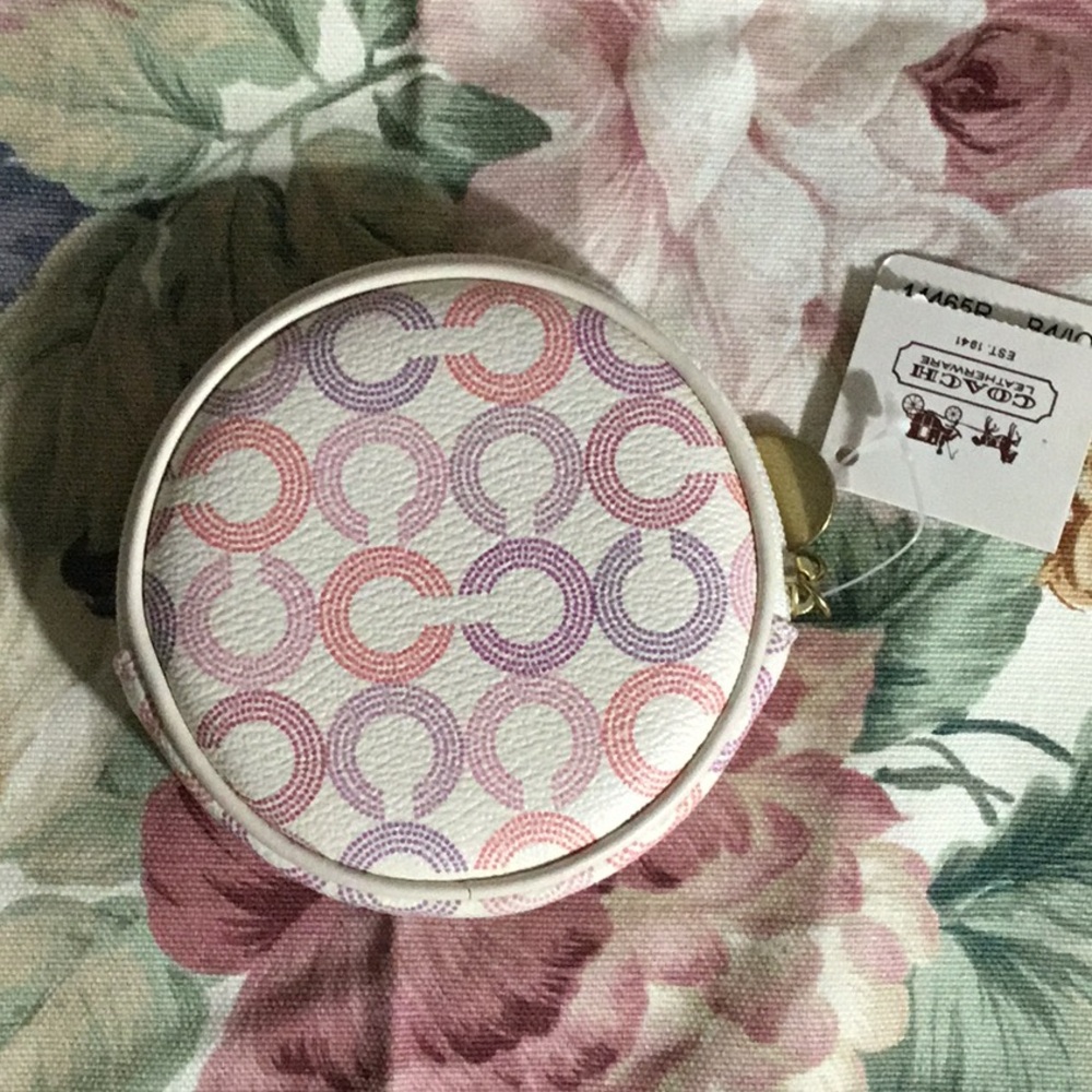 Coach coin purse - Picture 1 of 5